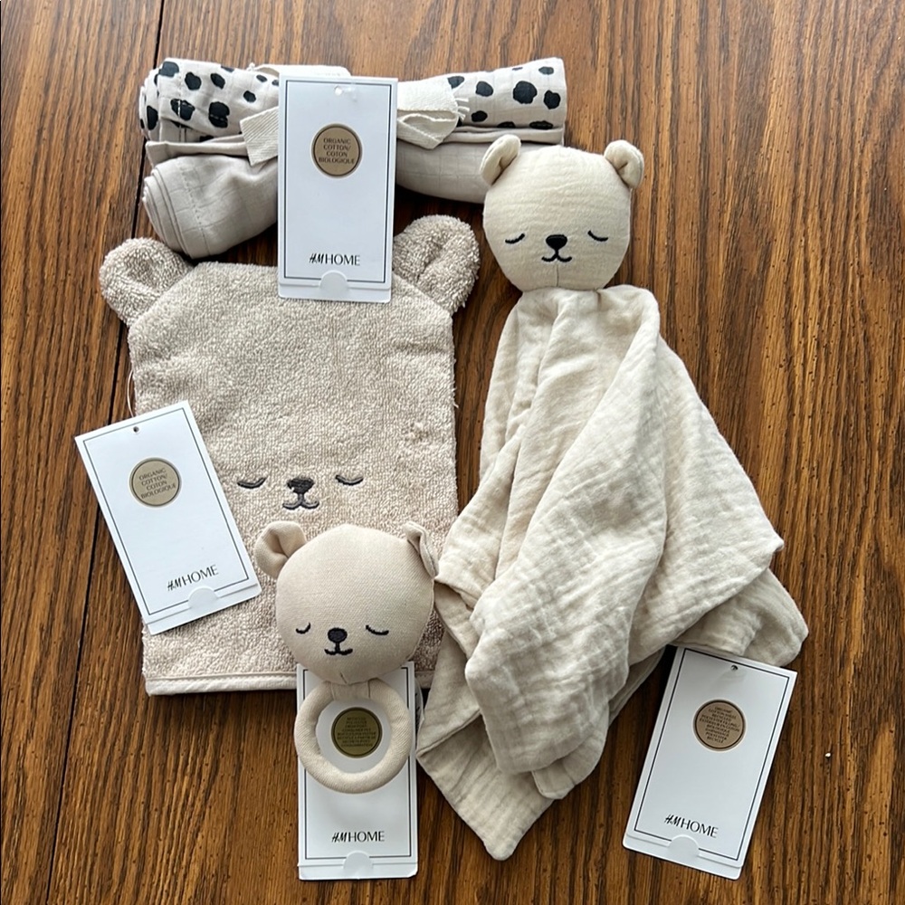 Beige Bear Baby Set with Plush Toys
